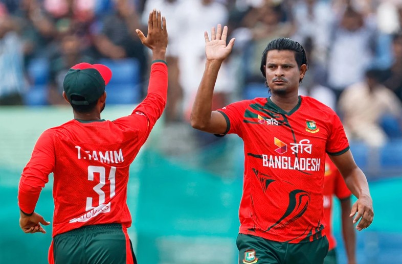 Australia vs Bangladesh Live Scorecard
