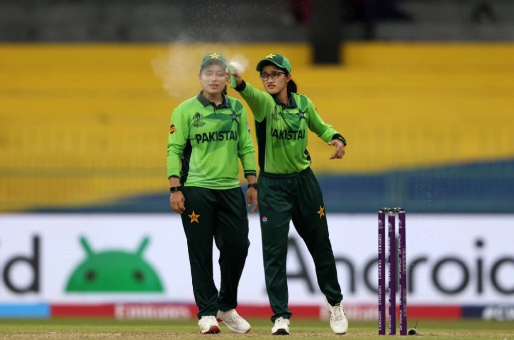India Women vs Pakistan Women Live Scorecard